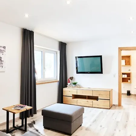 Alpenlandhaus Alte Schule レルモース